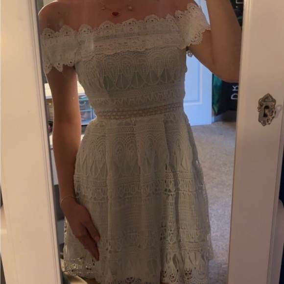 Elegant Lace Off-Shoulder Dress in white - Picture 1 of 2